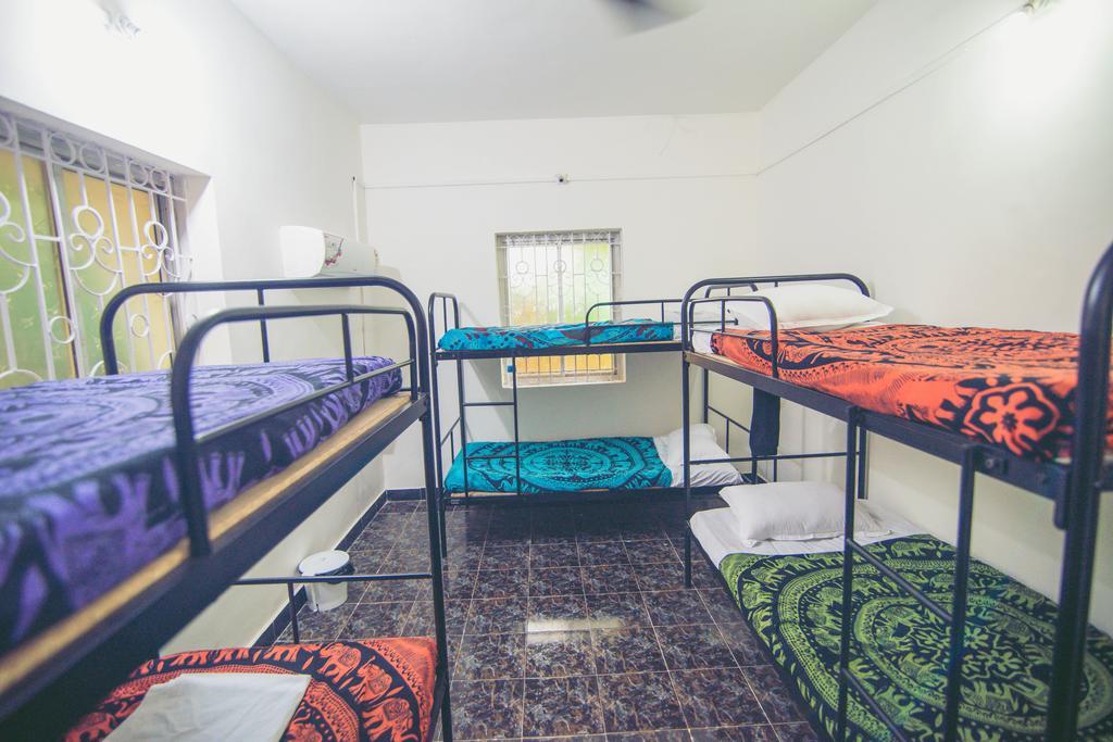 Anjuna By Roadhouse Hostels Goa Katil Asrama gambar