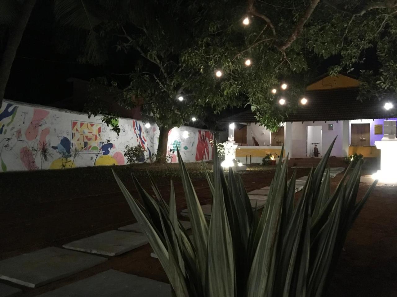 Anjuna By Roadhouse Hostels Goa Luaran gambar