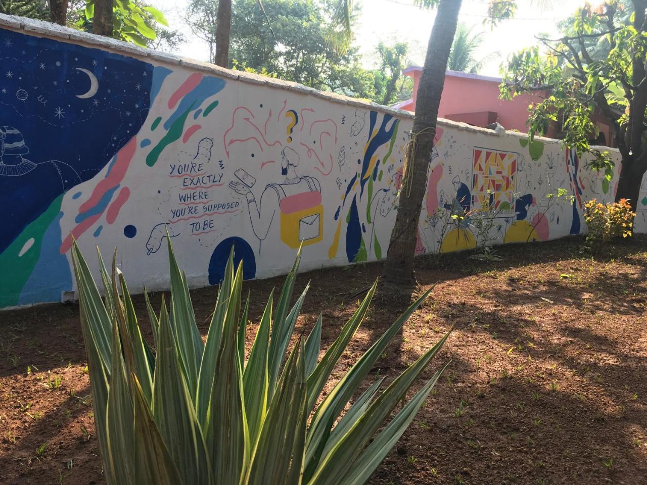 Anjuna By Roadhouse Hostels Goa Luaran gambar